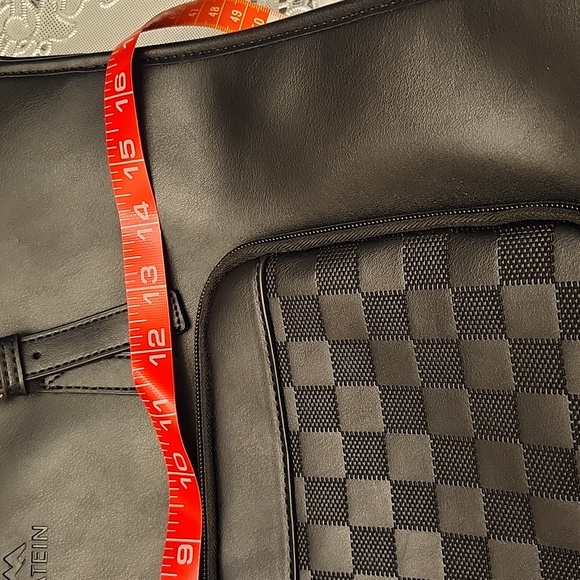 Elegant Black Tote Bag - Picture 4 of 5